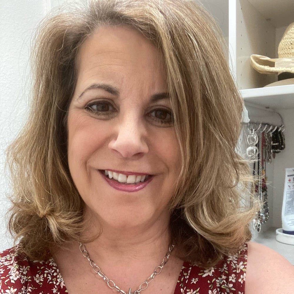 Meet your Posher, Lisa